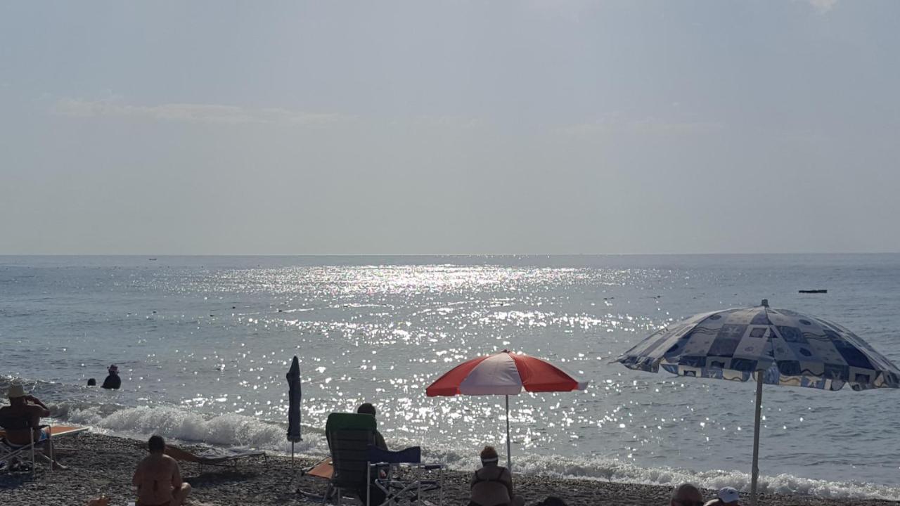 Albenga Sul Mare Famiglie Ed Amici Fino 10 Posti Apartment Exterior photo